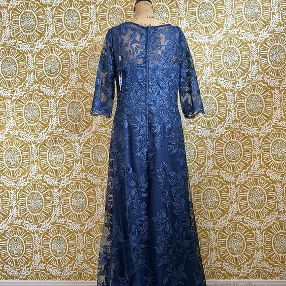 NWT La Femme 28053 Stunning Lace Floral Embroidered A-Line Gown in Navy size 12 - Picture 11 of 15